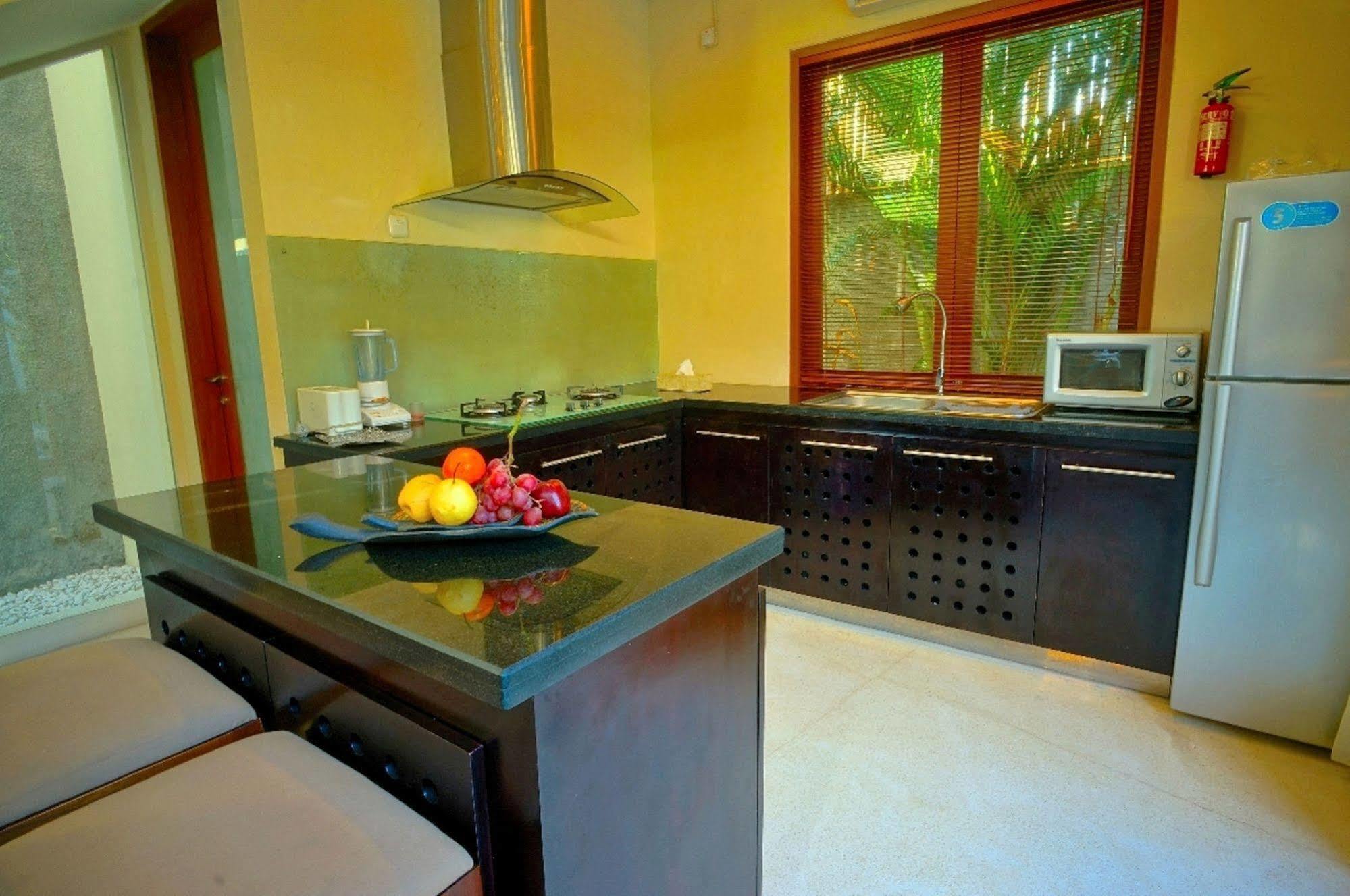 Villa Travis Seminyak  Exterior photo