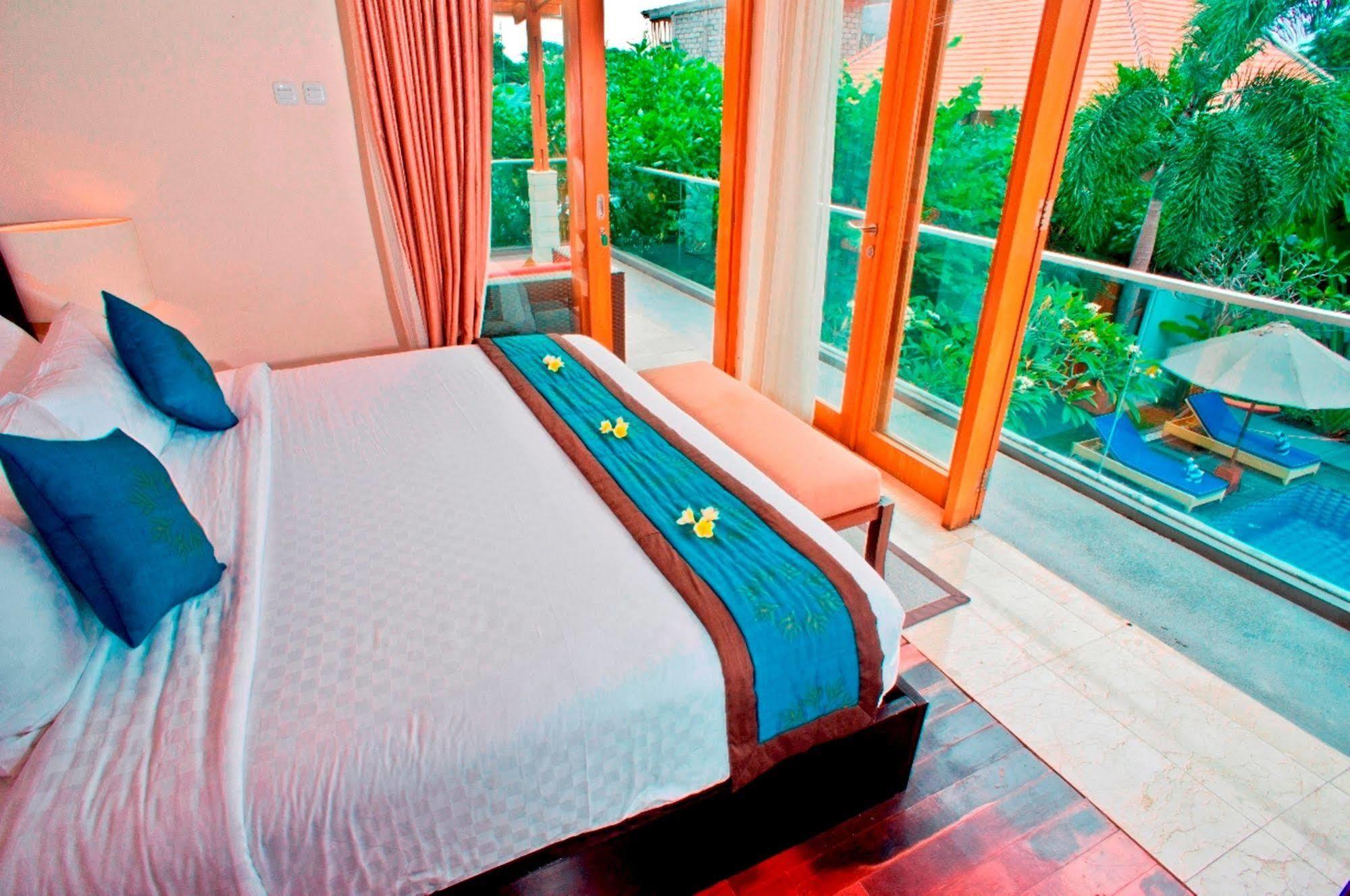 Villa Travis Seminyak  Exterior photo